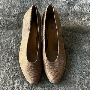 Vaneli Women's Dayle Dress Pump in Taupe